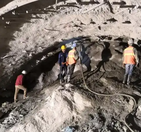 樟树拱顶带模注浆料的施工流程及注意事项